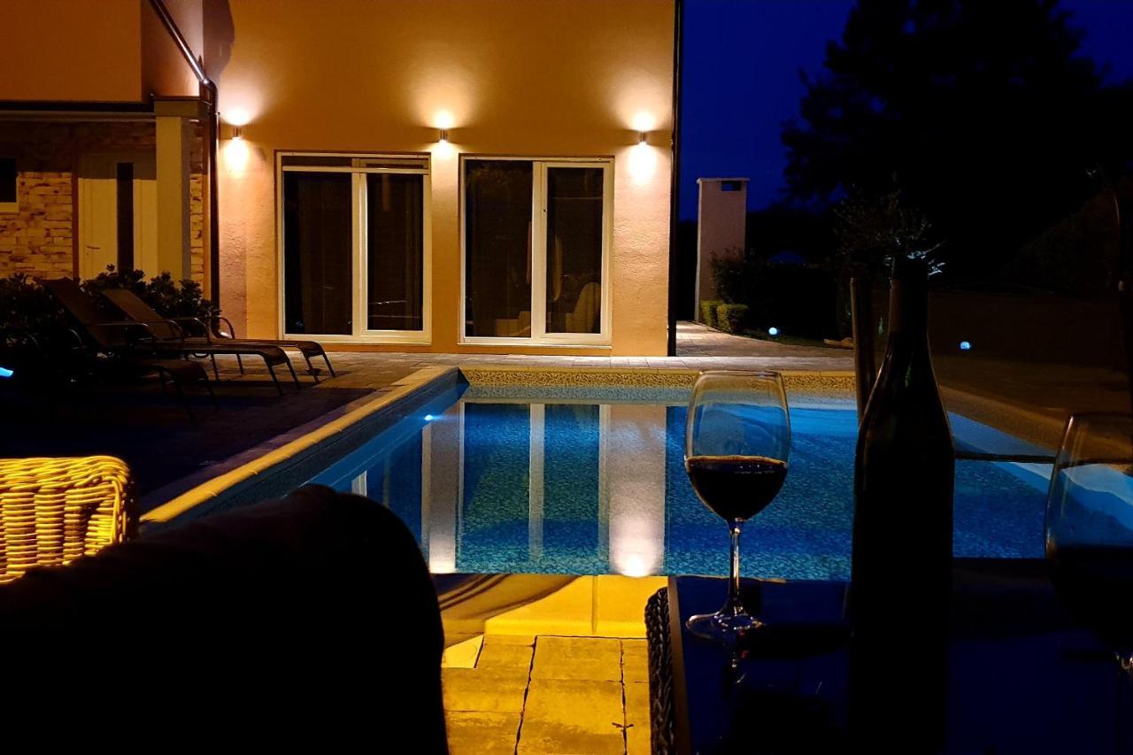 Villa Nemo Пореч Екстериор снимка
