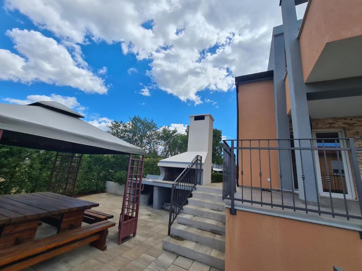 Villa Nemo Пореч Екстериор снимка
