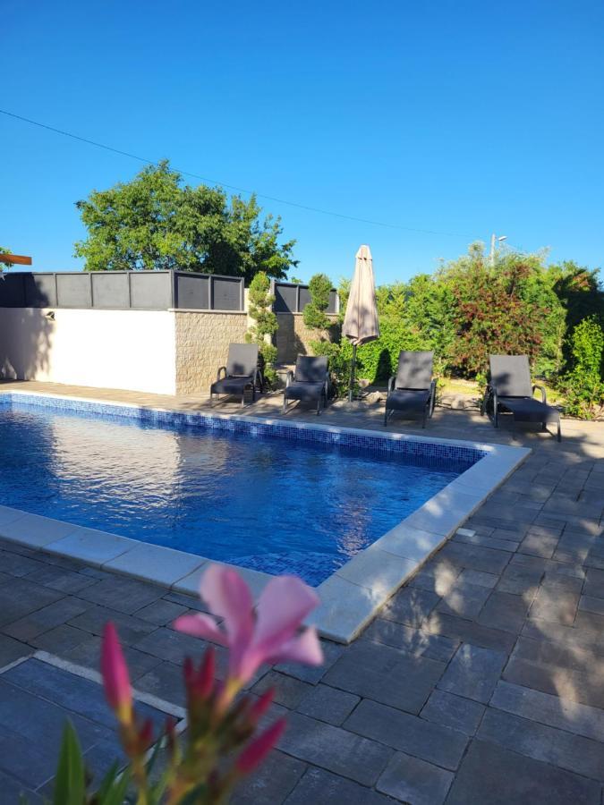 Villa Nemo Пореч Екстериор снимка