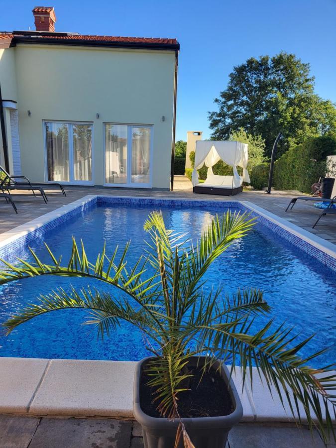 Villa Nemo Пореч Екстериор снимка